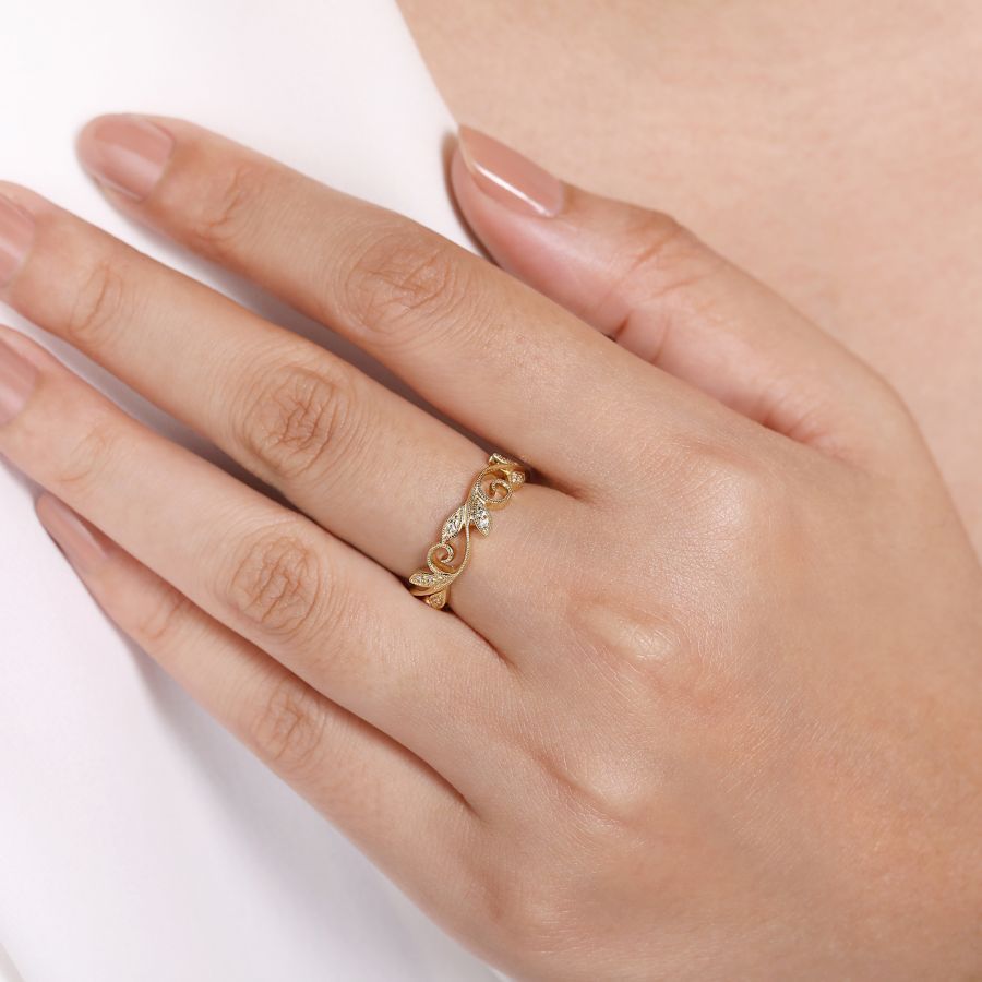 Diamond Vine and Leaf Ring in Yellow Gold