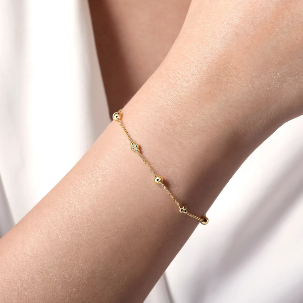 Bujukan Clover Bead Station Bracelet